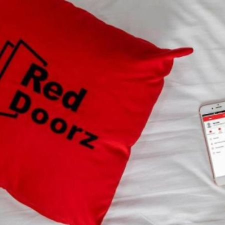 Hotel Reddoorz Near Mangga Dua Square Yakarta Exterior foto