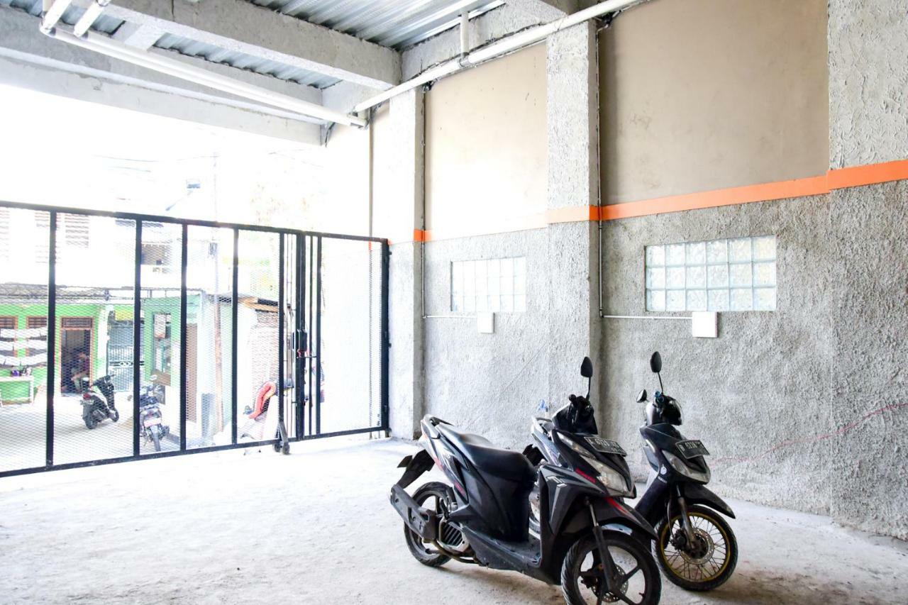 Hotel Reddoorz Near Mangga Dua Square Yakarta Exterior foto